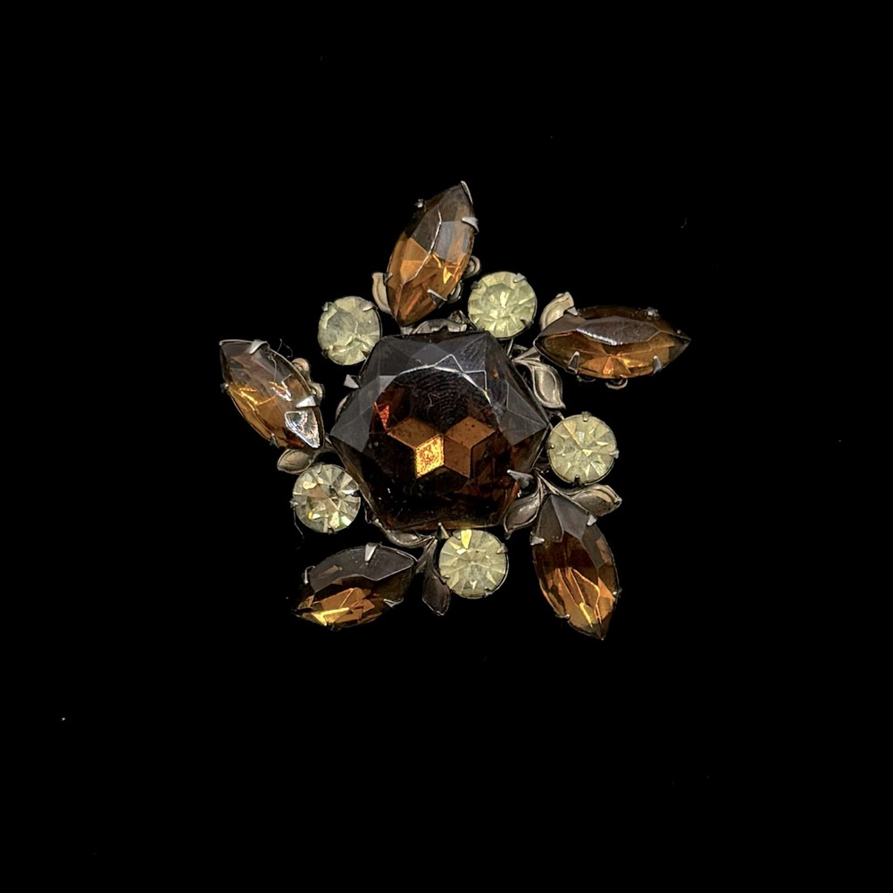 VINTAGE Crystal Pinwheel Brooch